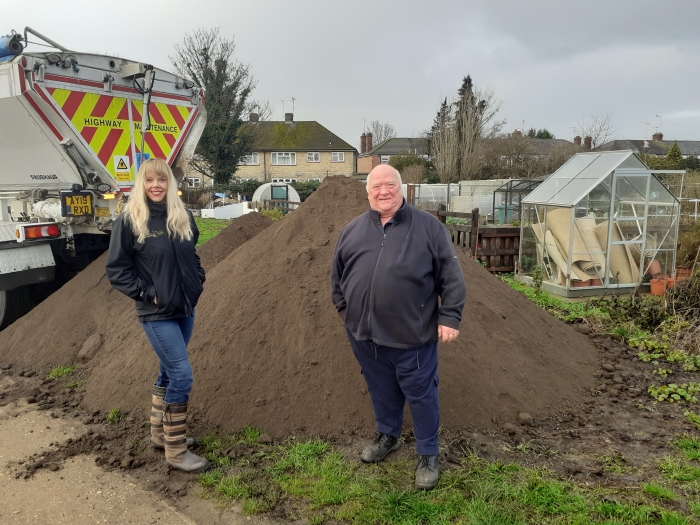 British Sugar TOPSOIL donates HortLoam to Fane Road allotments